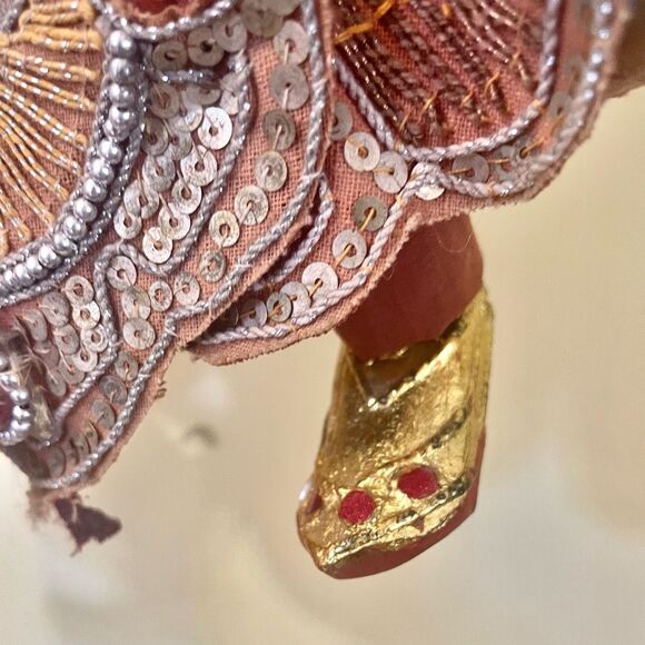 Thai Marionette Puppet 1960s Vintage 23 1/2 Inches, Sequined Traditional Dress, - Picture 6 of 11